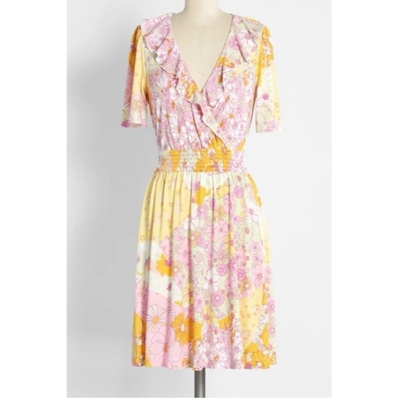 ModCloth Marvelous Flower Medley Surplice Dress Size Large - Picture 1 of 12